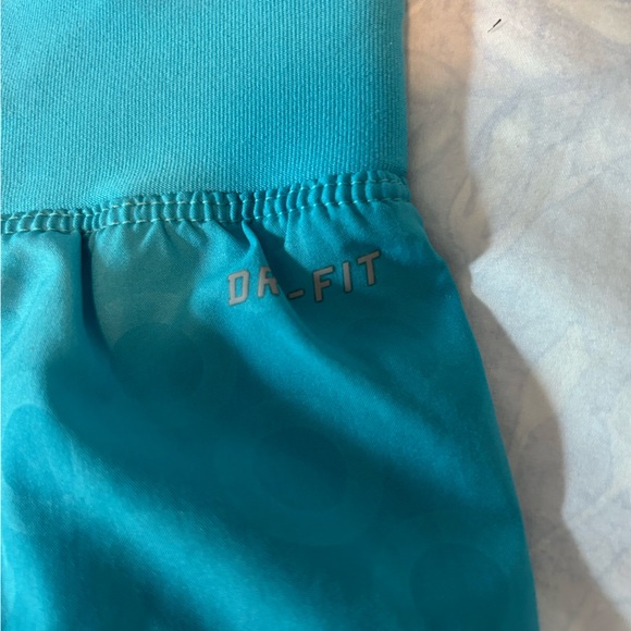 Nike Women's Aqua Shorts Size Small - Picture 3 of 5